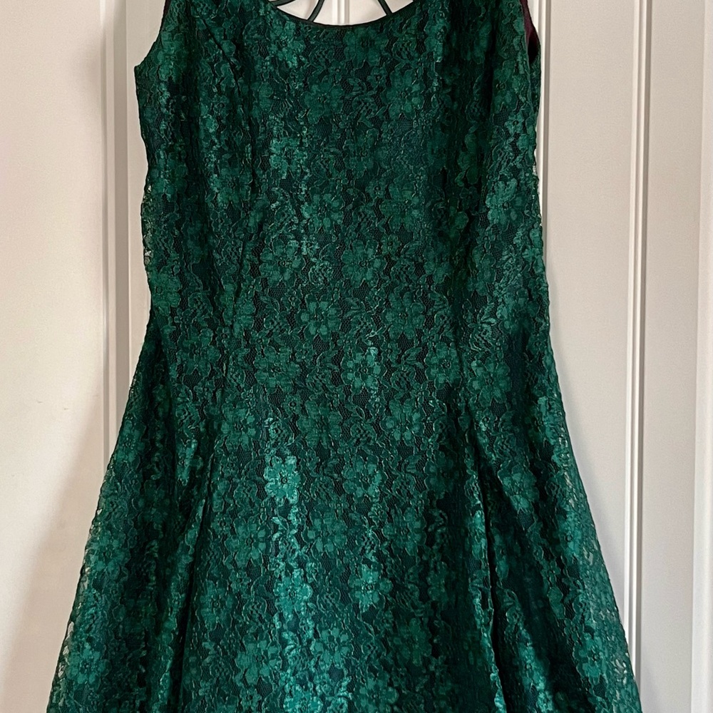 Emerald Green Lace A-Line Midi Dress